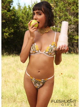 Fleshlight Girls: Janice Griffith, Eden