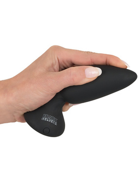 Black Velvets: Remote Controlled Shaking Plug