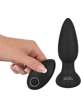 Black Velvets: Remote Controlled Shaking Plug